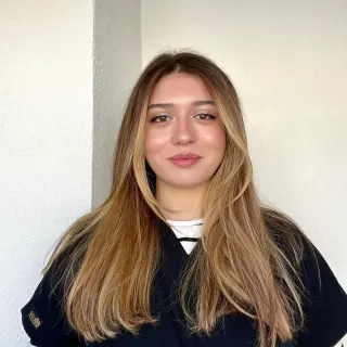 Dkt. Asrın Sevinç Çivikgedey profilinde yer alan galeri fotoğrafı.