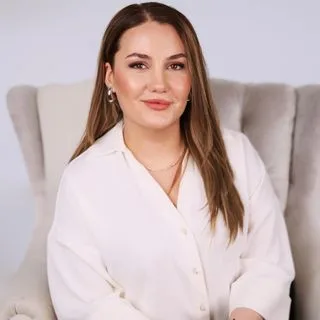 Kl. Psk. Dilara Tahincioğlu — Psikoloji, İstanbul. Portre fotoğrafı.