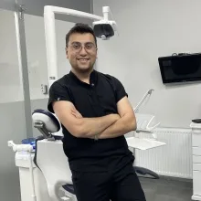 Dt. Hasan Aydemir — Diş Hekimi, Akşehir, Konya. Portre fotoğrafı.