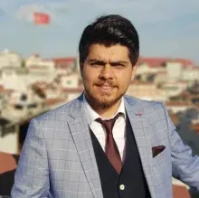 Dyt. Yunus Emre Doğrusöz — Diyetisyen. Portre fotoğrafı.