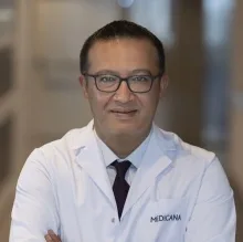 Dr. Öğr. Üyesi Bekir Voyvoda — Üroloji, Üsküdar, İstanbul. Portre fotoğrafı.