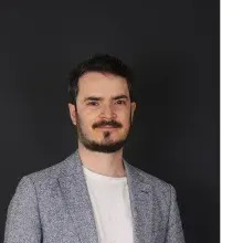 Op. Dr. Ali Çetinkaya — Plastik Rekonstrüktif Ve Estetik Cerrahi, İstanbul. Portre fotoğrafı.