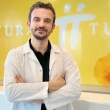 Uzm. Dr. Abdullah Yoldaş — Fiziksel Tıp Ve Rehabilitasyon, Bursa. Portre fotoğrafı.
