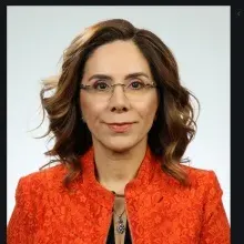 Prof. Dr. Gülseren Yücesoy — Kadın Hastalıkları Ve Doğum, İstanbul. Portre fotoğrafı.