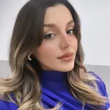 Psk. Selinay Demiroğlu — Psikoloji, Bursa. Portre fotoğrafı.