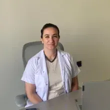 Op. Dr. Didem Yildiz Yanik — Genel Cerrahi, İzmir. Portre fotoğrafı.