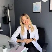 Dyt. Handenur Seven Bozkurt — Diyetisyen, Kayseri. Portre fotoğrafı.