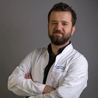 Op. Dr. Ömer Faruk Can — Genel Cerrahi, Üsküdar, İstanbul. Portre fotoğrafı.