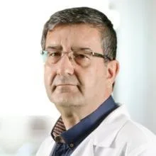 Uzm. Dr. İhsan Karslıoğlu — Radyasyon Onkolojisi, Elazığ. Portre fotoğrafı.