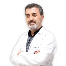 Uzm. Dr. Dündar Güngör — İç Hastalıkları, Denizli. Portre fotoğrafı.