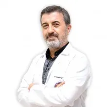 Uzm. Dr. Dündar Güngör — İç Hastalıkları, Denizli. Portre fotoğrafı.
