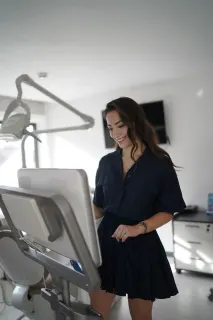 Dr. Dt. Desen Karabağlar profilinde yer alan galeri fotoğrafı.