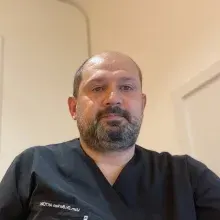 Uzm. Dr. Berkan Aktürk — Çocuk Sağlığı Ve Hastalıkları, Nilüfer, Bursa. Portre fotoğrafı.