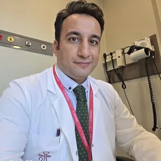 Uzm. Dr. Ahmet Tolga Erol — Anesteziyoloji Ve Reanimasyon, Ankara. Portre fotoğrafı.
