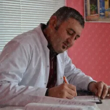 Dt. Gökhan Bal — Diş Hekimi, Afyonkarahisar. Portre fotoğrafı.