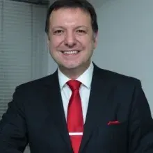 Op. Dr. Aybars Akkor — Beyin Ve Sinir Cerrahisi, İstanbul. Portre fotoğrafı.