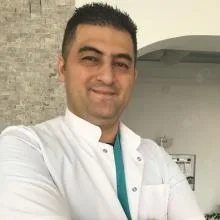 Dt. Nuri Emre Şahin — Diş Hekimi, Ankara. Portre fotoğrafı.