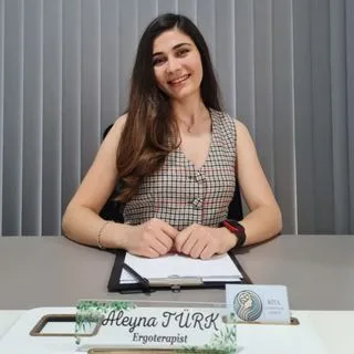 Erg. Aleyna Türk — Ergoterapi, Denizli. Portre fotoğrafı.
