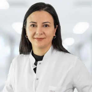 Uzm. Dr. Ayşen Tuğba Canbasoğlu — Nöroloji, Bolu. Portre fotoğrafı.