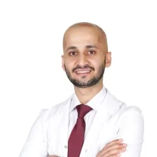 Uzm. Dr. İlhan Yıldırım — İç Hastalıkları, İstanbul. Portre fotoğrafı.