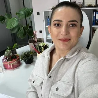 Fzt. Dilek Özülkü — Fizyoterapi Ve Rehabilitasyon, Nevşehir. Portre fotoğrafı.