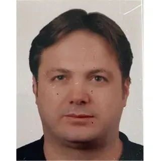 Dt. Aytekin Semerci — Diş Hekimi, Akçaabat, Trabzon. Portre fotoğrafı.