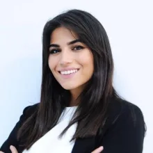 Kl. Psk. Cansu Çalapverdi — Psikoloji, İstanbul. Portre fotoğrafı.