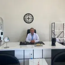 Uzm. Dr. Onur Yeşildağ — Anesteziyoloji Ve Reanimasyon, Aydın. Portre fotoğrafı.