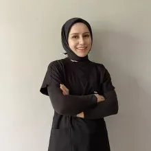 Fzt. Cemile Arvas — Fizyoterapi Ve Rehabilitasyon. Portre fotoğrafı.