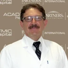 Prof. Dr. Alper Tutkun — Kulak Burun Boğaz, Üsküdar, İstanbul. Portre fotoğrafı.