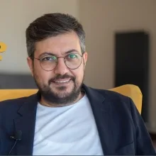 Dr. Öğr. Üyesi Mahir Yeşildal — Psikiyatri, İstanbul. Portre fotoğrafı.