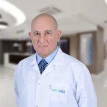 Prof. Dr. Koray Karadayı — Göz Hastalıkları, Üsküdar, İstanbul. Portre fotoğrafı.