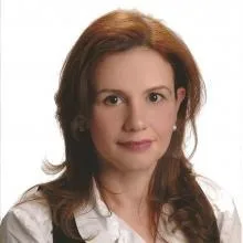 Prof. Dr. Özlem Zeynep Demirçay — Dermatoloji, İstanbul. Portre fotoğrafı.