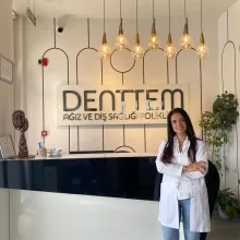 Dt. Ümit Akkuş — Diş Hekimi, Bilecik. Portre fotoğrafı.