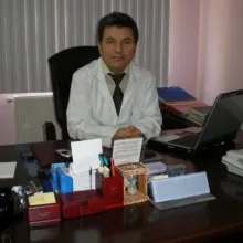 Op. Dr. Ünal Ersoy — Kadın Hastalıkları Ve Doğum, Gaziantep. Portre fotoğrafı.