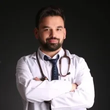 Uzm. Dr. Hamza Polat — Tıbbi genetik, Kayapınar, Diyarbakır. Portre fotoğrafı.