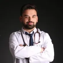 Uzm. Dr. Hamza Polat — Tıbbi genetik, Kayapınar, Diyarbakır. Portre fotoğrafı.