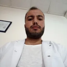 Fzt. Samet Türksev — Fizyoterapi Ve Rehabilitasyon. Portre fotoğrafı.