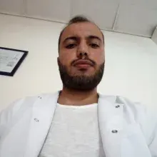 Fzt. Samet Türksev — Fizyoterapi Ve Rehabilitasyon. Portre fotoğrafı.