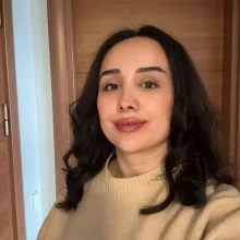 Kl. Psk. Tuğba Özdemir Kızılay — Psikoloji, İstanbul. Portre fotoğrafı.