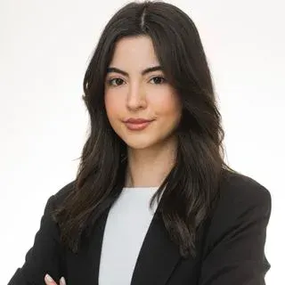 Psk. Sena Kocabaş — Psikoloji, İstanbul. Portre fotoğrafı.