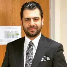 Op. Dr. Raşit Özcafer — Ortopedi Ve Travmatoloji, İstanbul. Portre fotoğrafı.