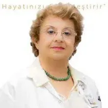 Uzm. Dr. Öz Koryürek Ağar — Çocuk Kardiyolojisi, Ankara. Portre fotoğrafı.