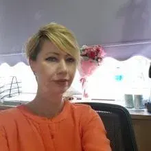 Op. Dr. Duygu Yardım — Kadın Hastalıkları Ve Doğum, İstanbul. Portre fotoğrafı.