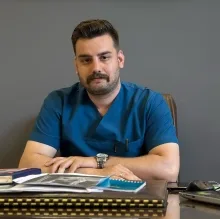 Fzt. Osman Ak — Fizyoterapi Ve Rehabilitasyon. Portre fotoğrafı.