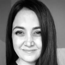 Dr. Ebru Sargın Koca — Pratisyen, Bursa. Portre fotoğrafı.