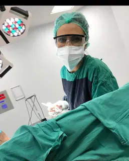 Op. Dr. Özlem Borazan profilinde yer alan galeri fotoğrafı.