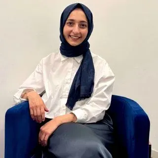 Psk. Merve Şahin — Psikoloji, İstanbul. Portre fotoğrafı.