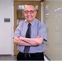 Prof. Dr. Ahmet Konrot — Dil ve Konuşma Terapisi, Kadıköy, İstanbul. Portre fotoğrafı.