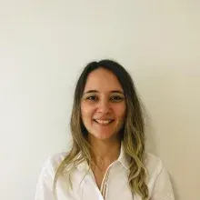 Uzm. Fzt. Öykü Avcı — Fizyoterapi Ve Rehabilitasyon, Muğla. Portre fotoğrafı.